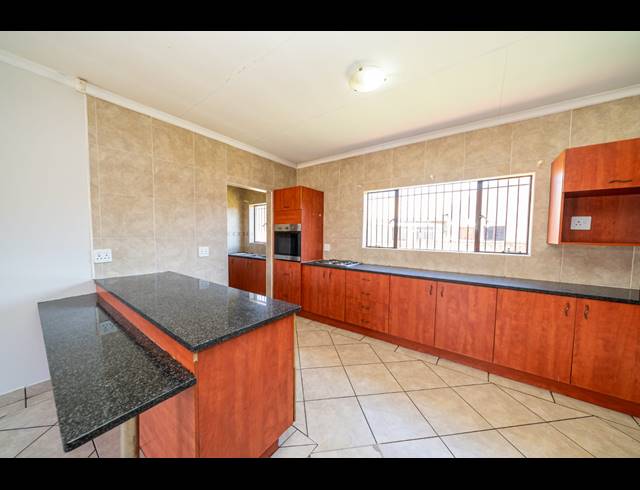 3 BEDROOM TOWNHOUSE FOR SALE IN RAND COLLIERIES